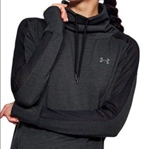 Under Armour Featherweight fleece funnel in small